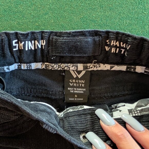 Boy's Skinny Corduroy Pants 6 💙 - Picture 3 of 5